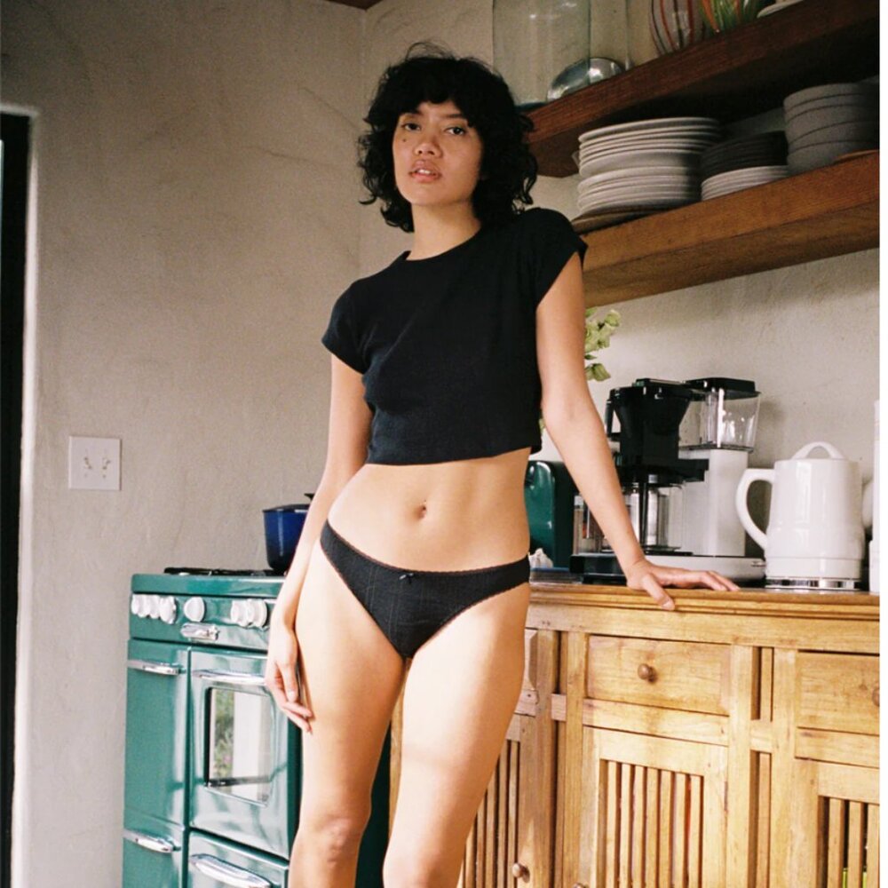 Black Ribbed Crop Top - Picture 6 of 12